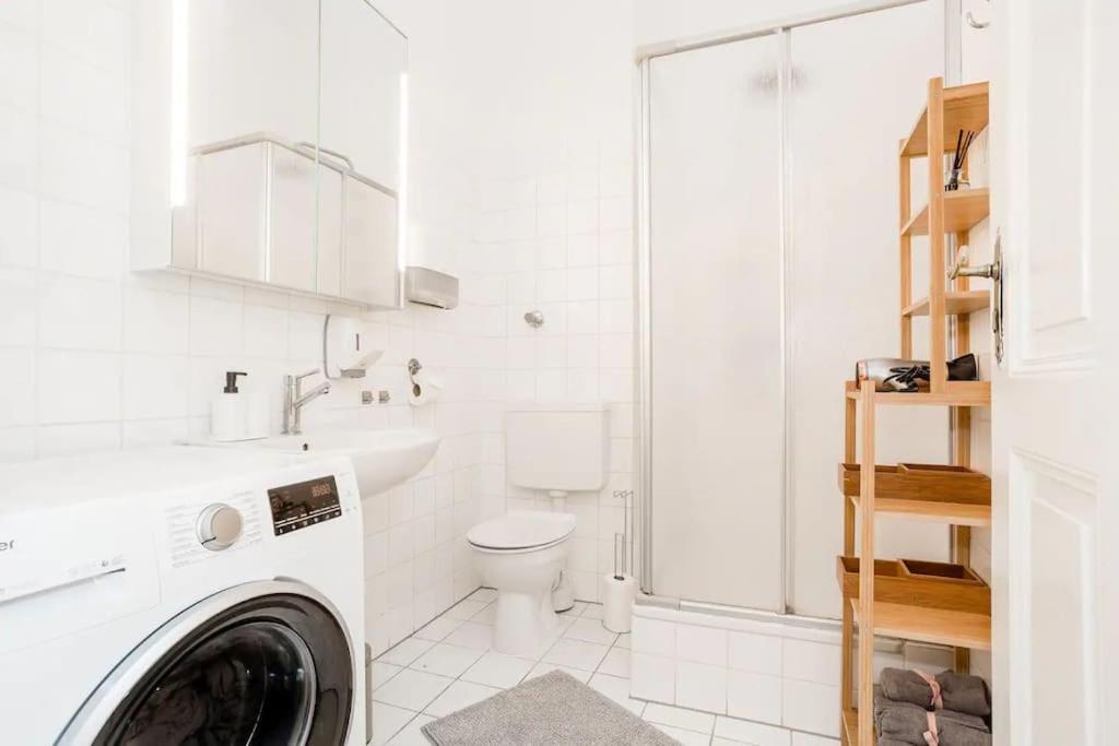 Newly Furnished For Up To 6 People * Berlim